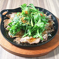 春菊と豚肉の焼きしゃぶ