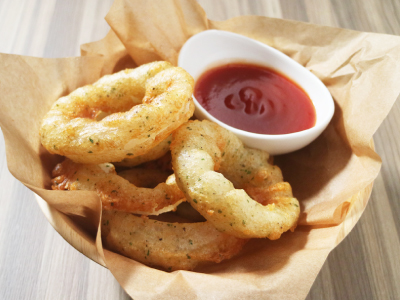 新玉ねぎのペッパーチーズオニオンリング